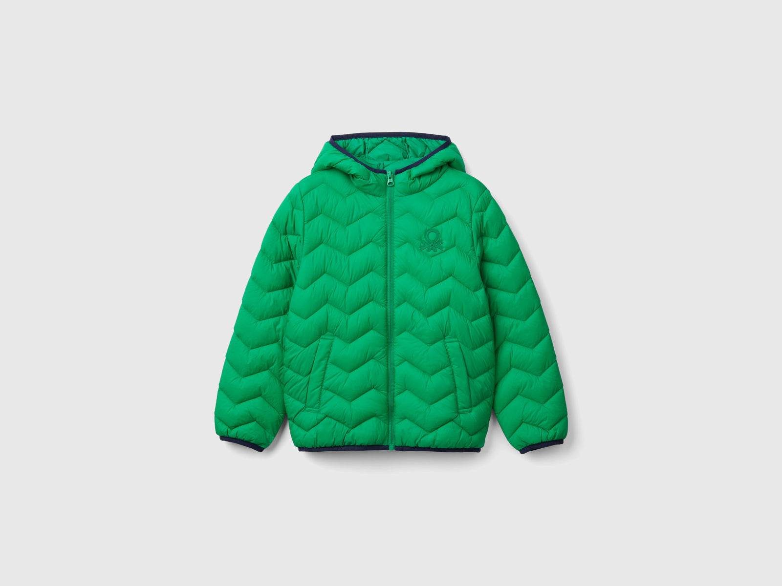 Giubbotto imbottito con cappuccio da bambino verde | Benetton Outlet
