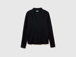 T-shirt in crêpe con scollo a V