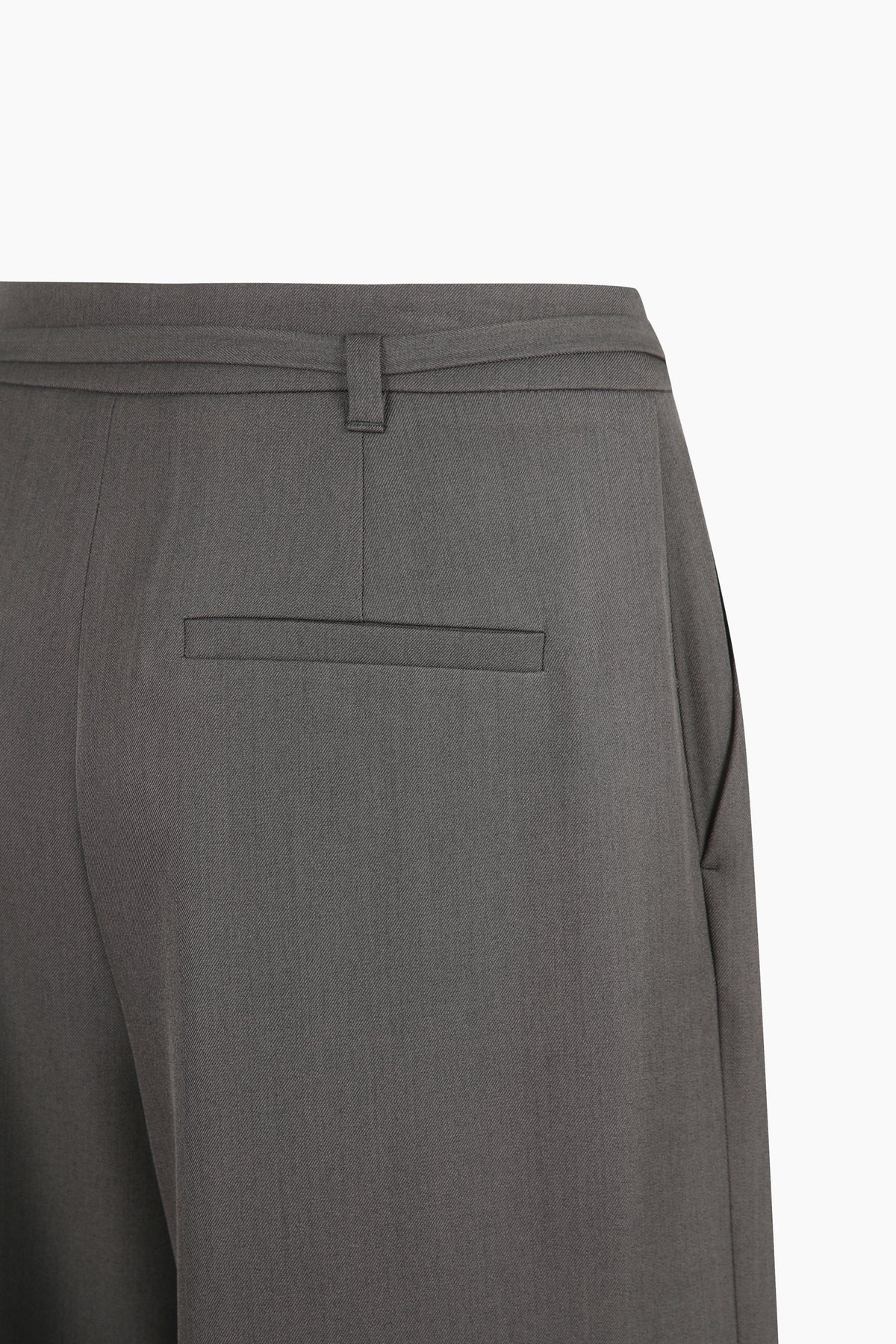 Pantaloni a vita alta con cintura
