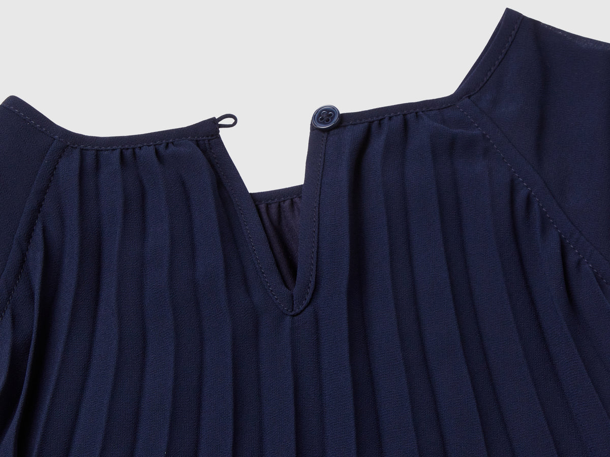 Vestito plissettato con cintura