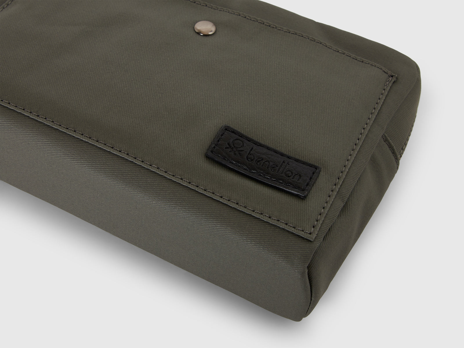 Busta in nylon da uomo verde militare 2 | Benetton Outlet