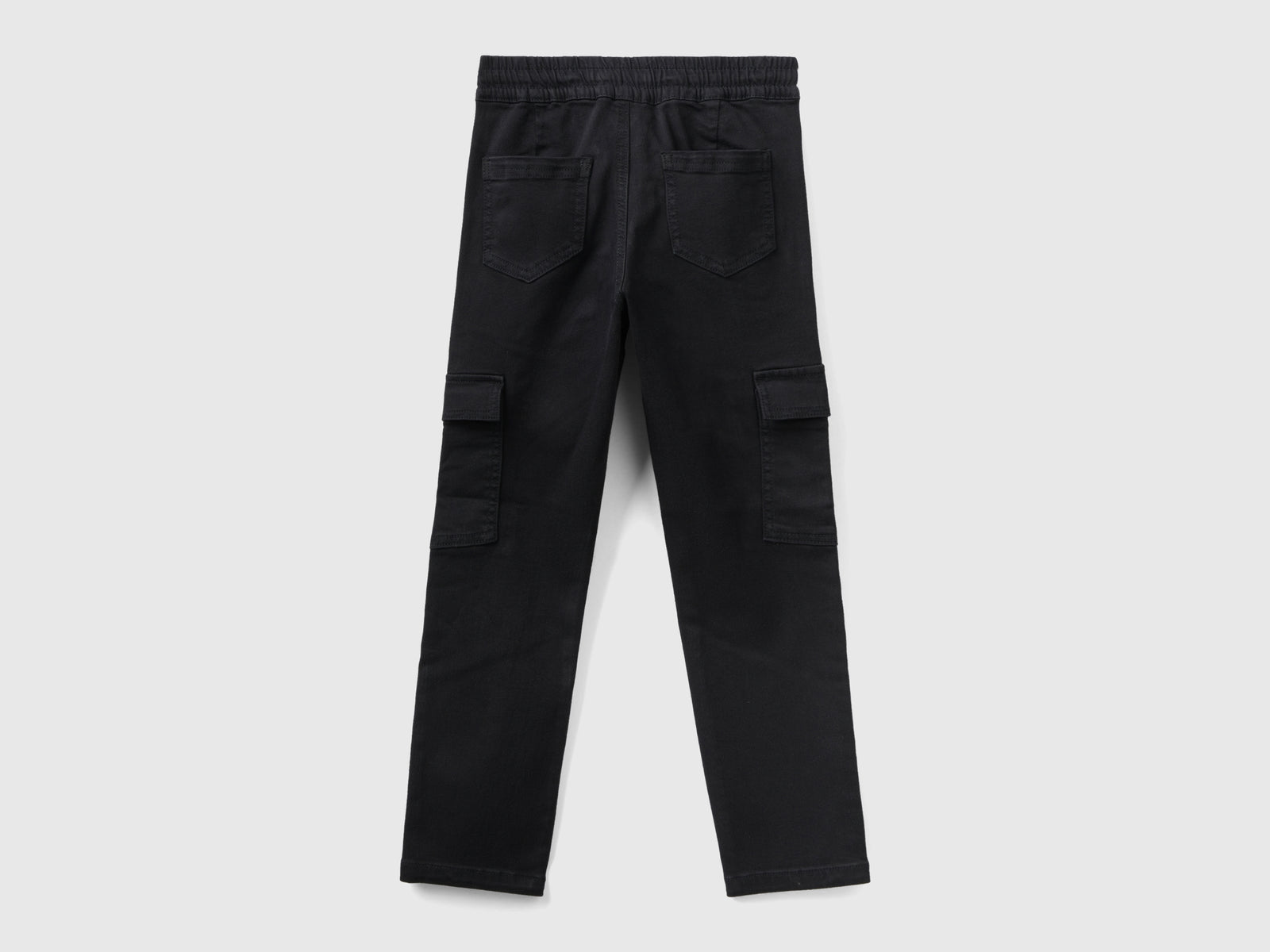 Pantaloni cargo con coulisse da bambina nero 2 | Benetton Outlet