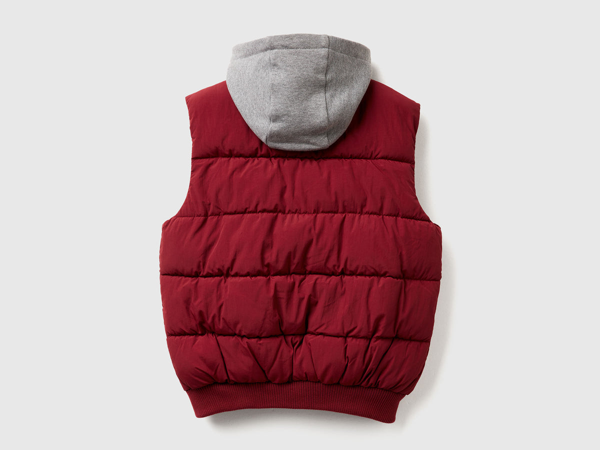 Gilet imbottito con cappuccio staccabile