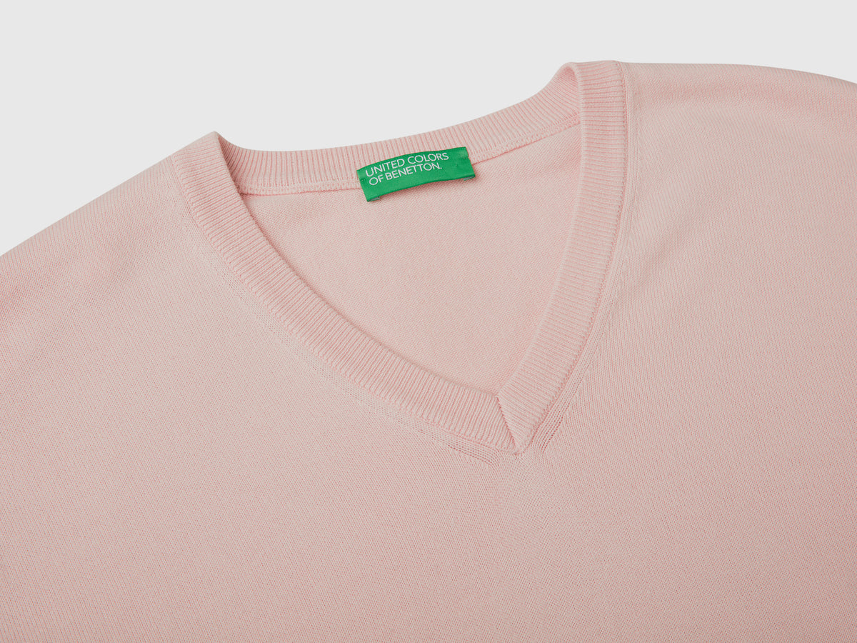 Maglia in puro cotone con scollo a V