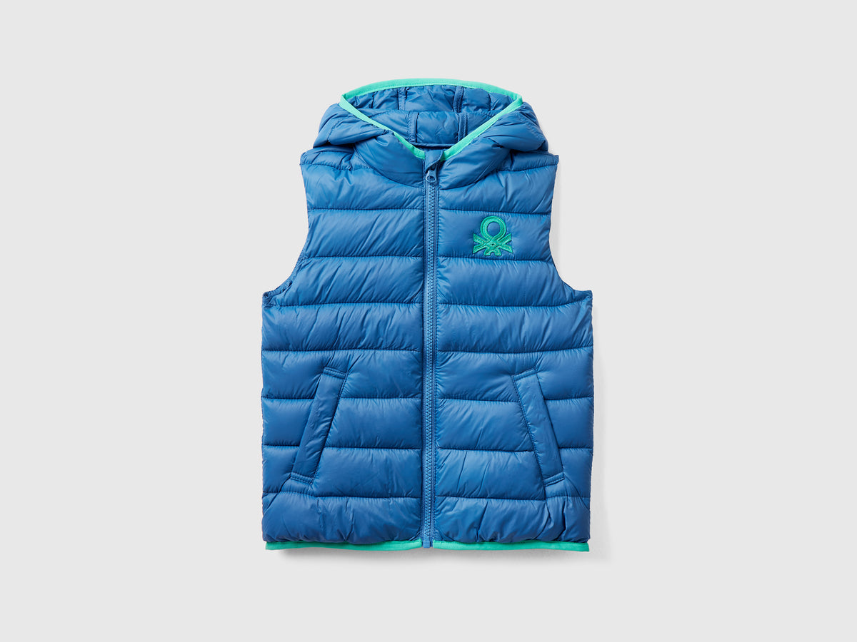 Gilet imbottito con cappuccio