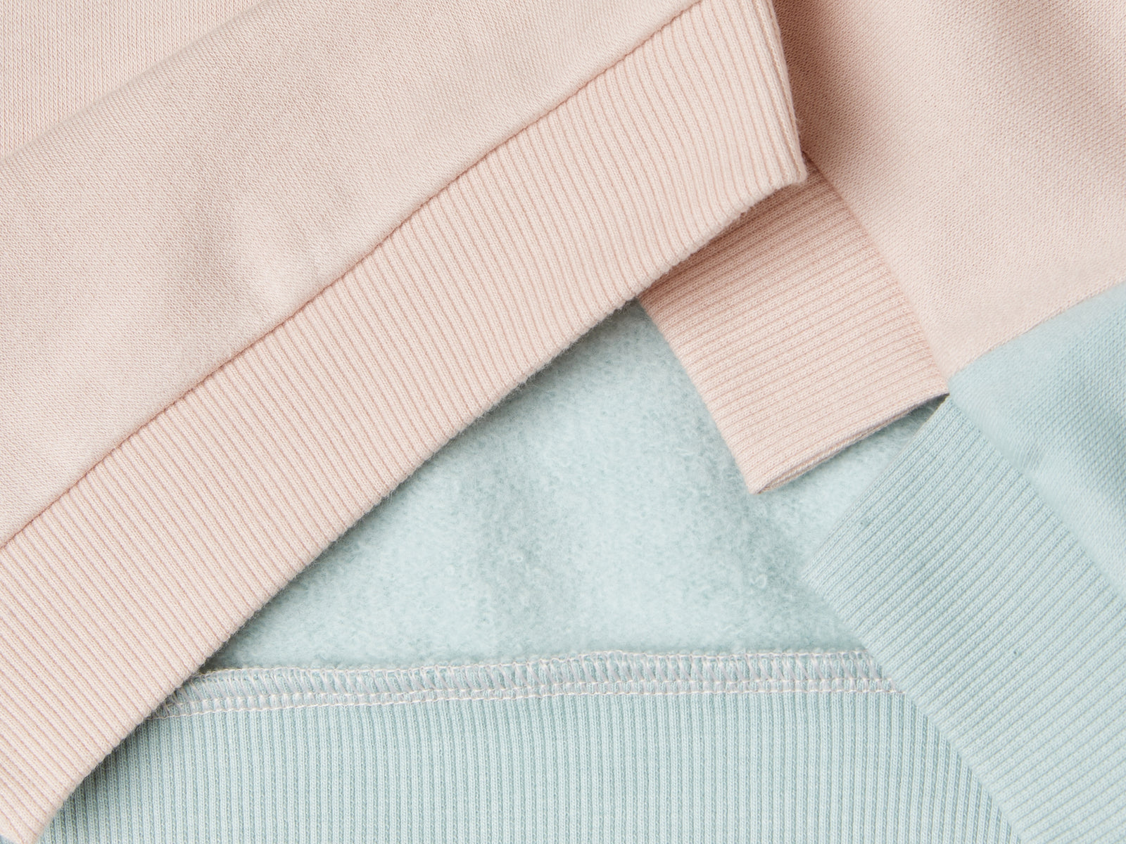 Sudadera cerrada con estampado de purpurina da bimba multi-color 3 | Benetton Outlet
