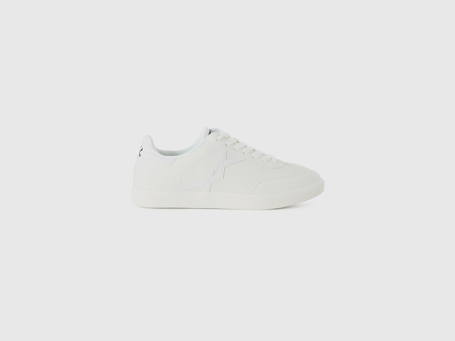 Sneakers basse da donna bianco panna | Benetton Outlet