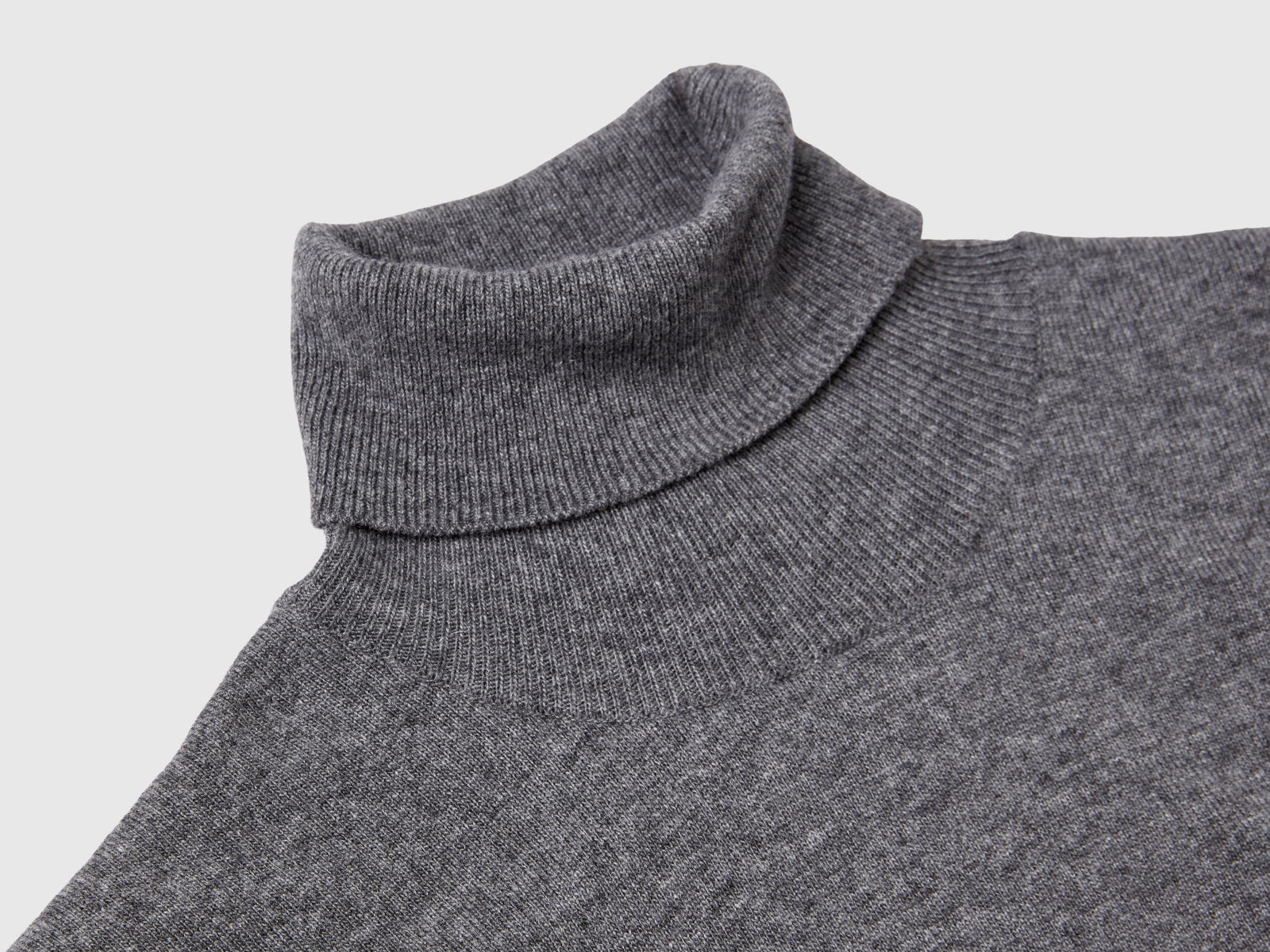 Dolcevita a manica corta in misto cashmere da donna grigio scuro 3 | Benetton Outlet