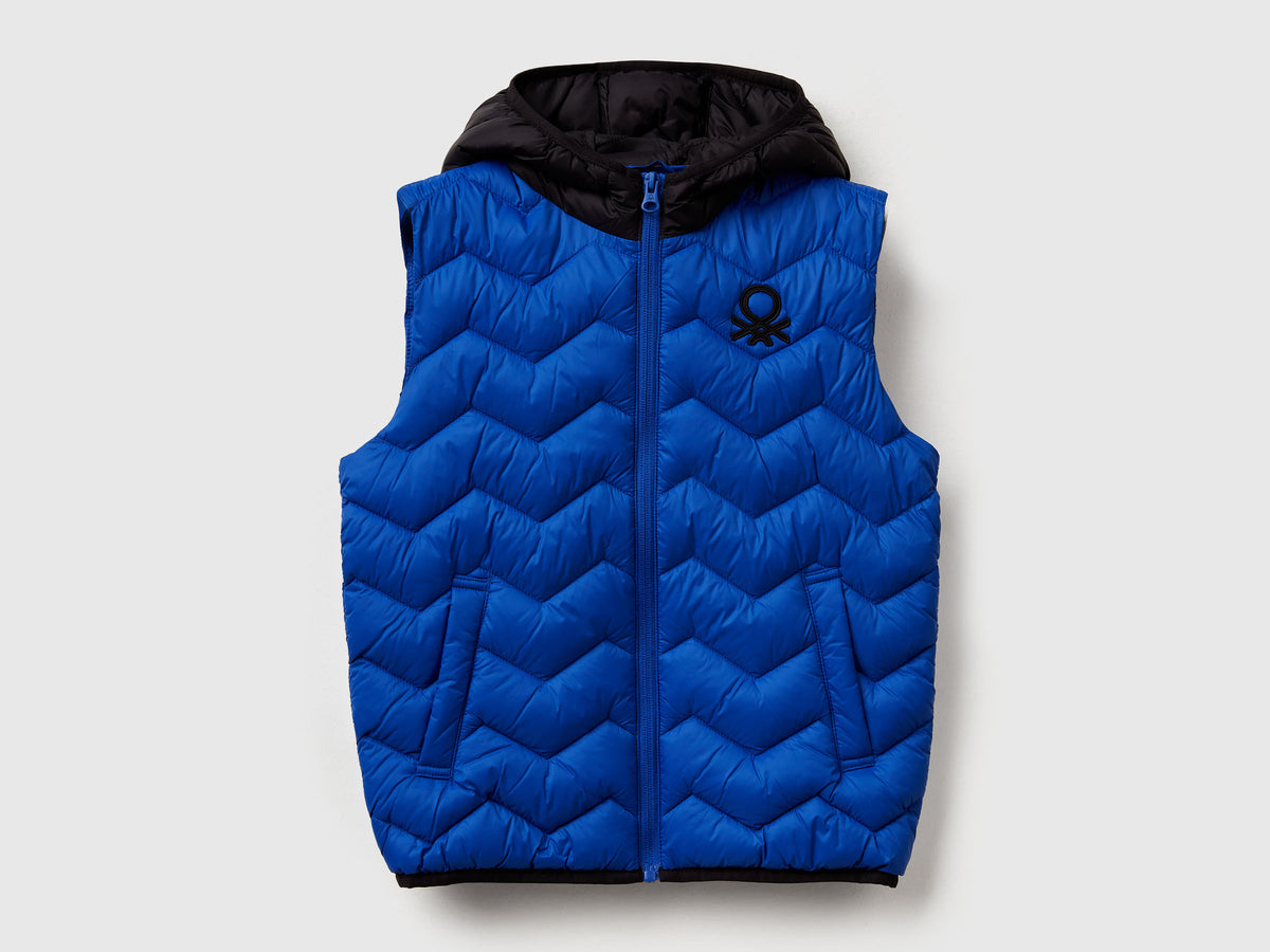 Gilet imbottito con cappuccio