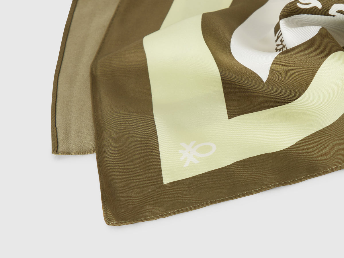 Foulard fantasia in tessuto
