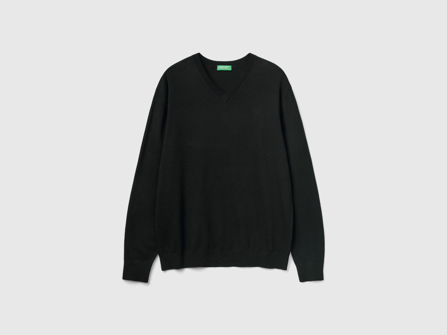 Maglia scollo a V in misto cotone leggero da uomo nero | Benetton Outlet