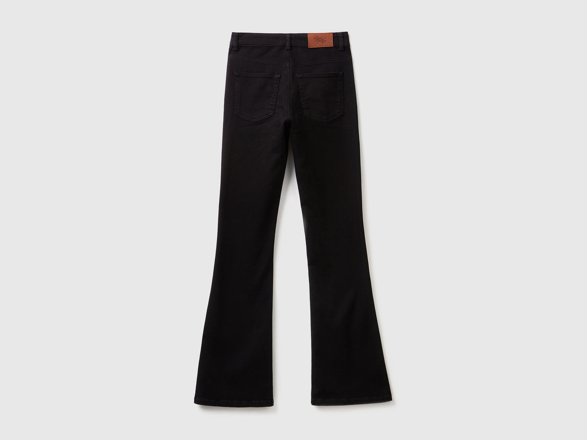Jeans elasticizzati a zampa