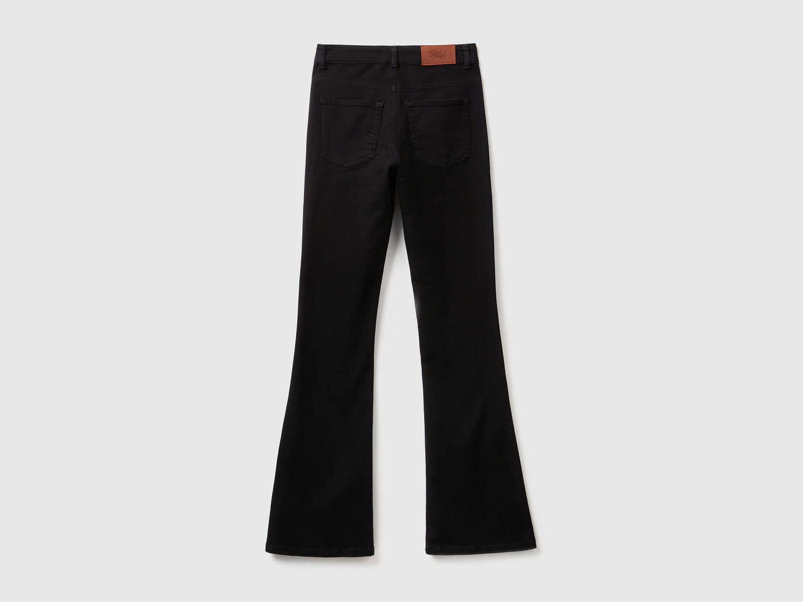 Jeans elasticizzati a zampa da donna nero 2 | Benetton Outlet
