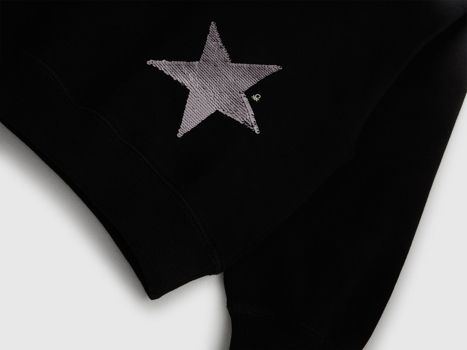 Felpa con paillettes da bambina nero 3 | Benetton Outlet