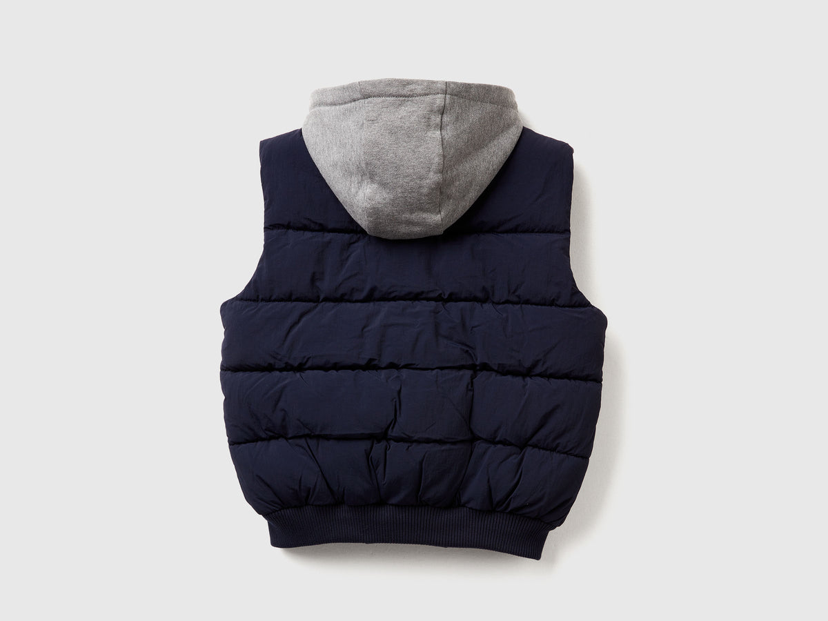 Gilet imbottito con cappuccio staccabile