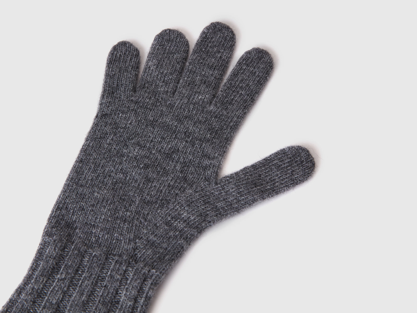 Guanti con lavorazione treccia da donna grigio scuro 2 | Benetton Outlet