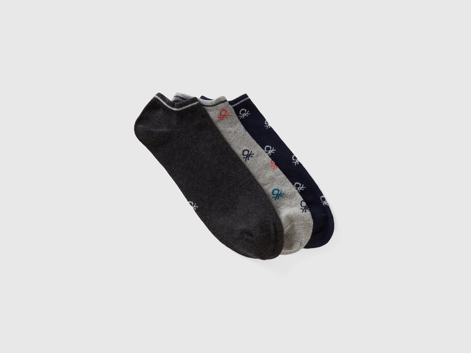 Tre paia di calzini corti con logo da uomo multi-color | Benetton Outlet