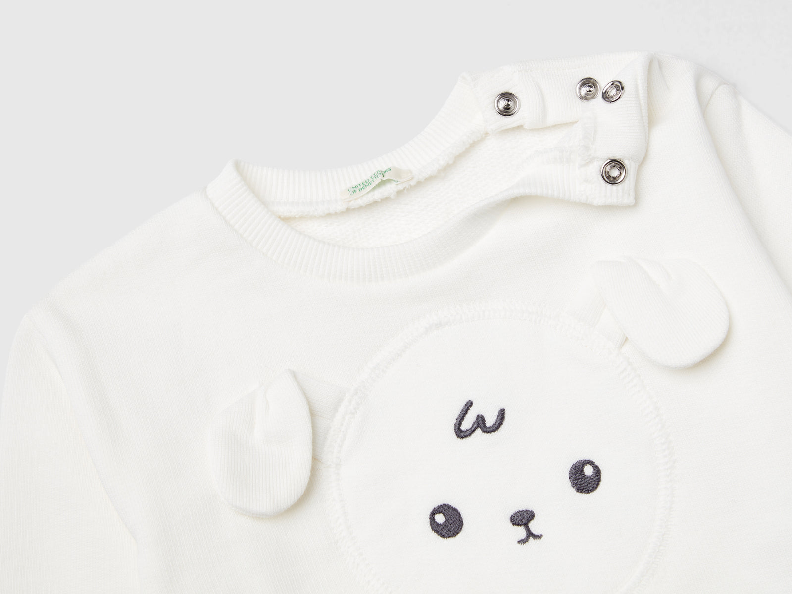 Felpa con ricamo in cotone bio da neonato bianco panna 2 | Benetton Outlet