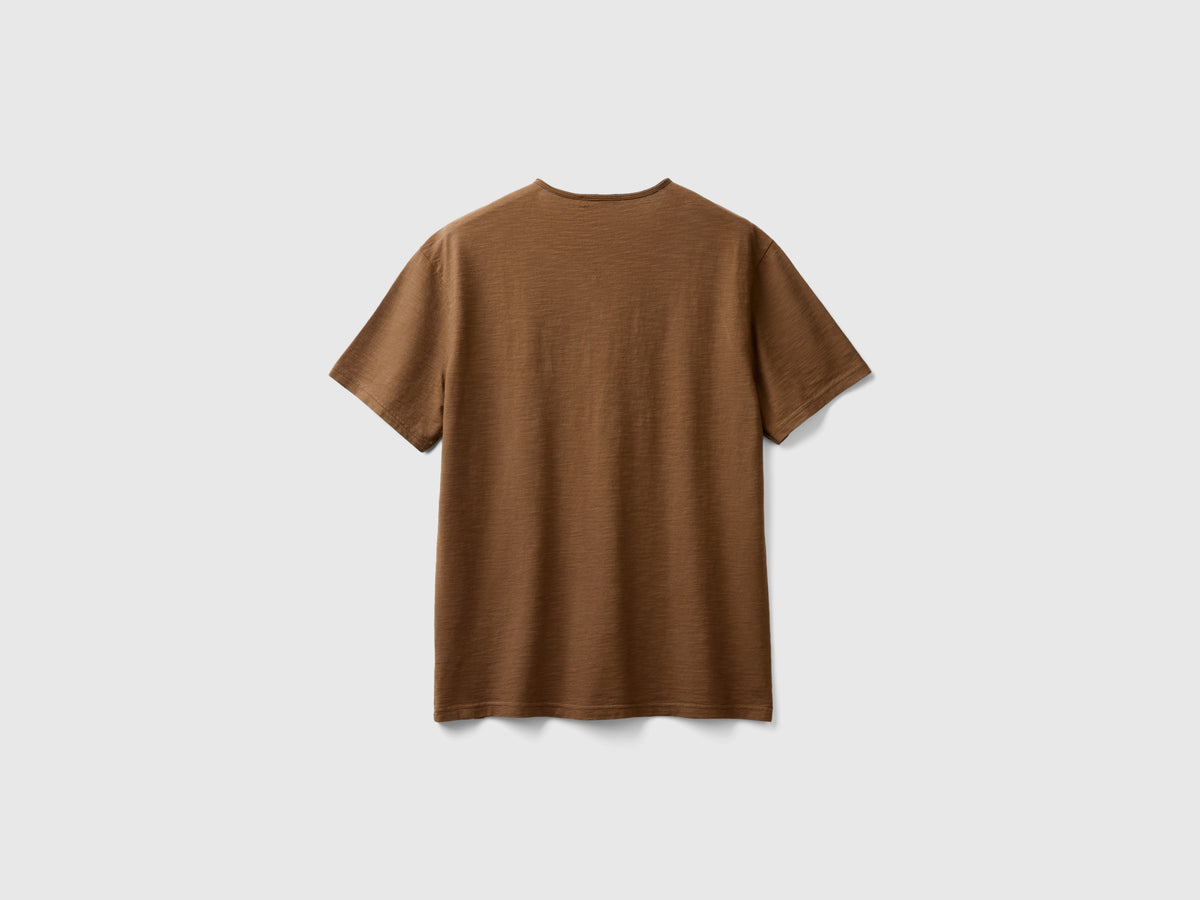100% cotton V-neck T-shirt