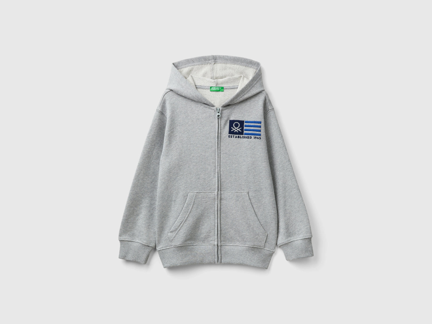 Felpa con zip e ricamo logo da bambino grigio chiaro | Benetton Outlet