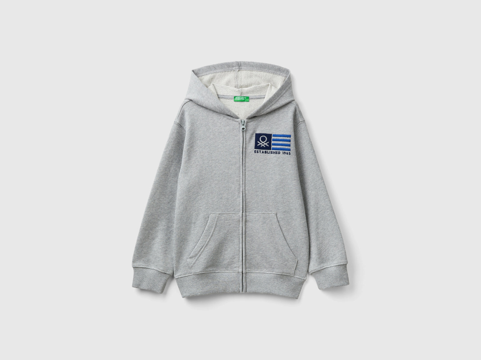 Felpa con zip e ricamo logo da bambino grigio chiaro | Benetton Outlet