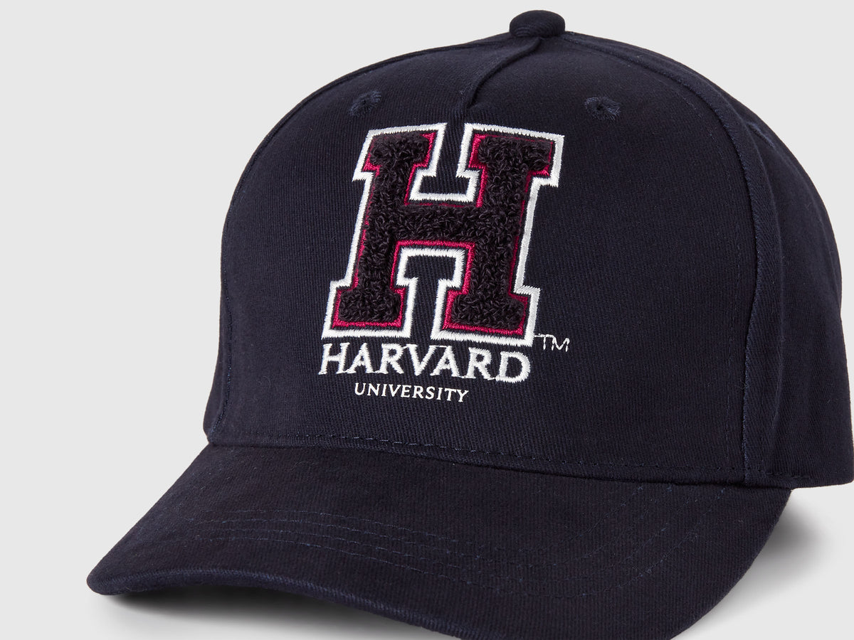Berretto con ricamo ©Harvard University