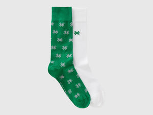 Due calzini bianco e