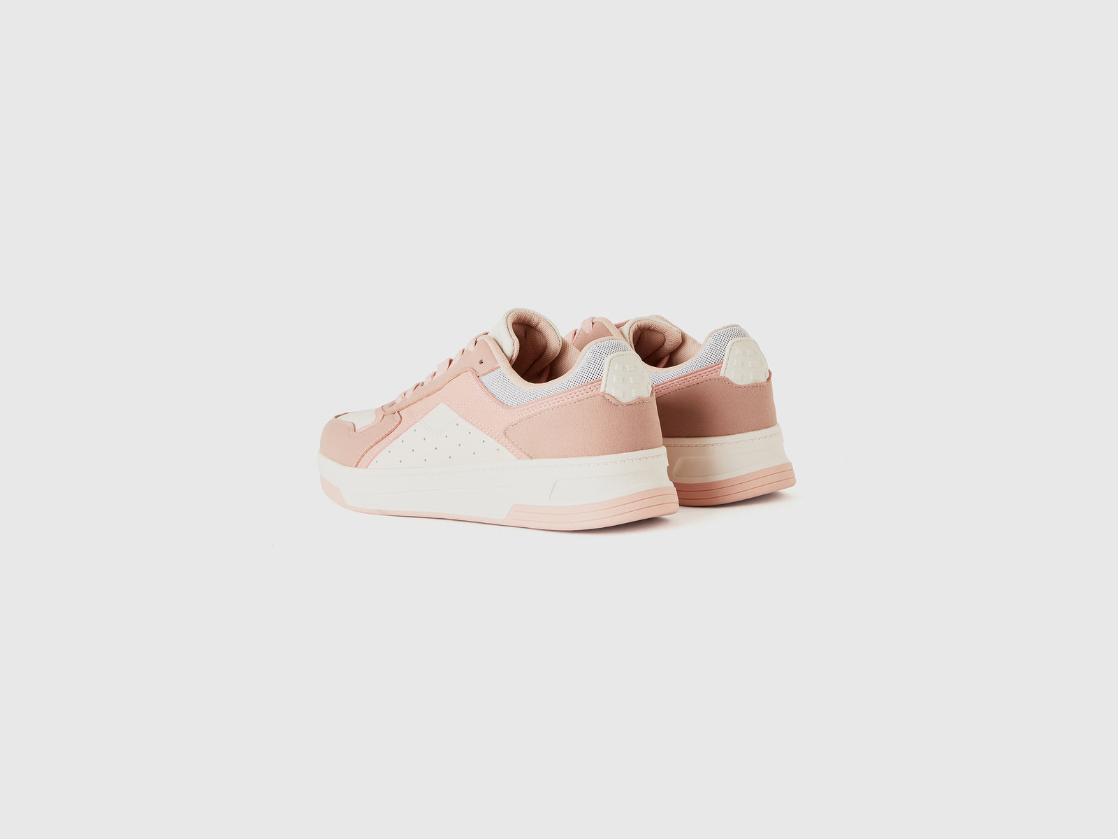 Sneakers basse da donna rosa tenue 2 | Benetton Outlet