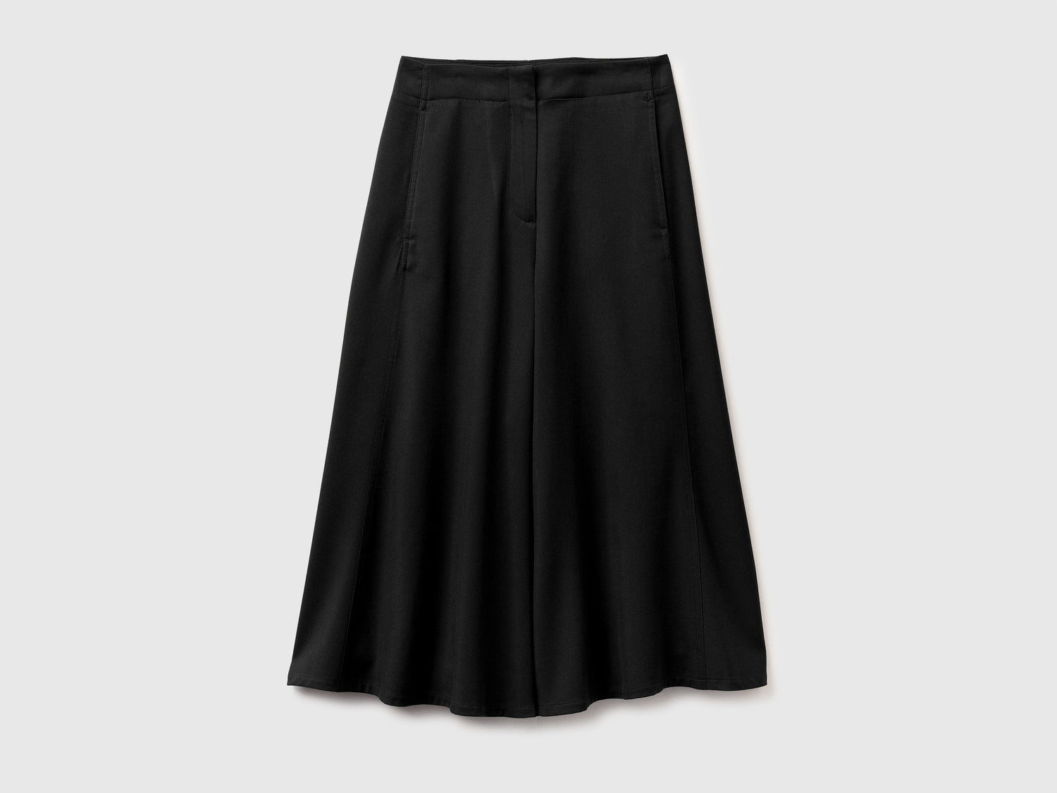Pantaloni ampi cropped da donna nero | Benetton Outlet
