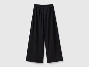 Pantaloni con gamba ampia