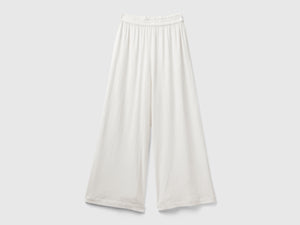 Pantaloni con gamba ampia