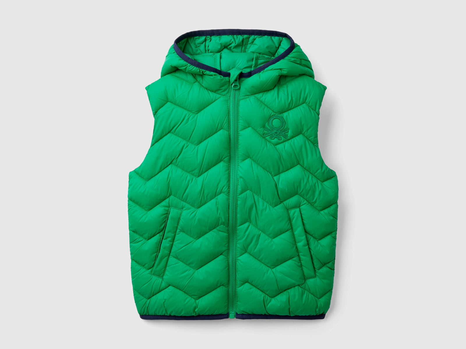 Gilet imbottito con cappuccio da bimbo verde | Benetton Outlet