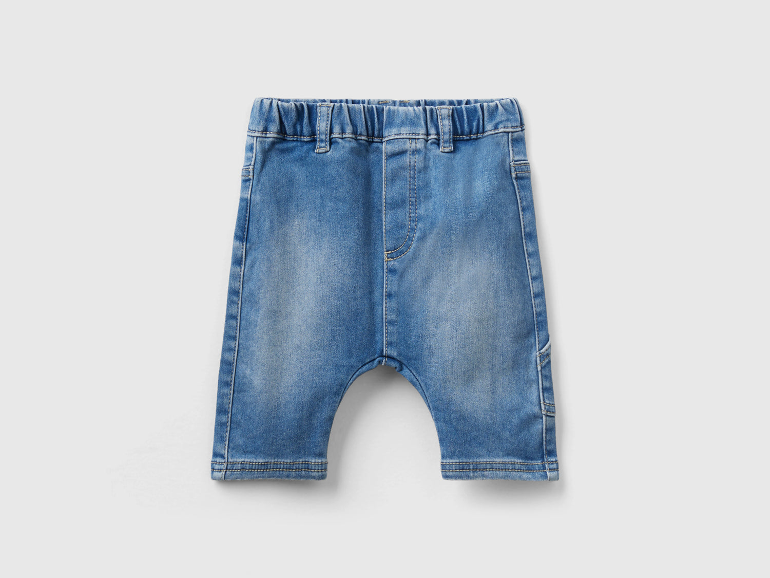 Jeans termici baggy fit da neonato azzurro | Benetton Outlet