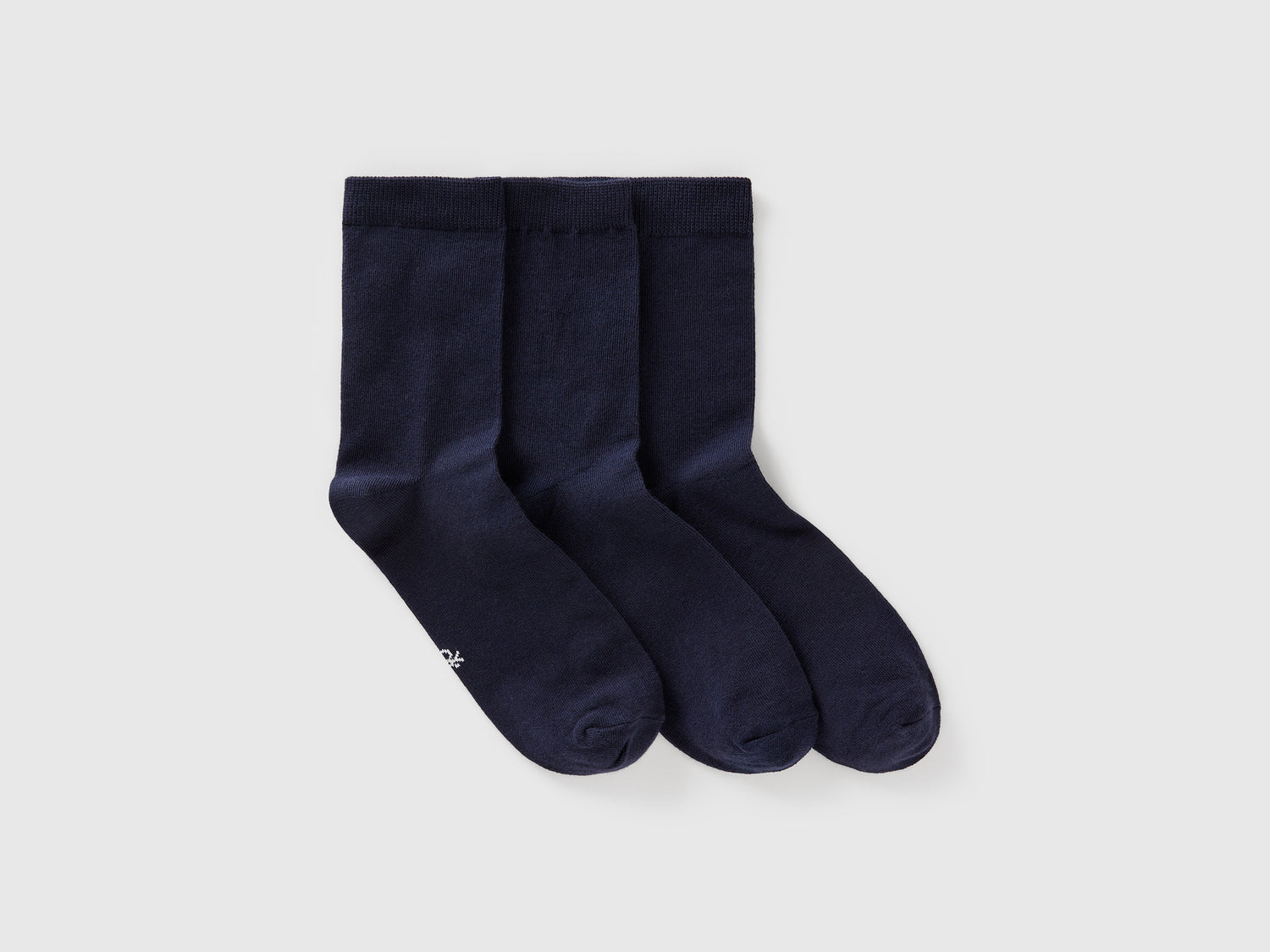 Tre paia di calzini lunghi in cotone stretch da uomo blu scuro | Benetton Outlet