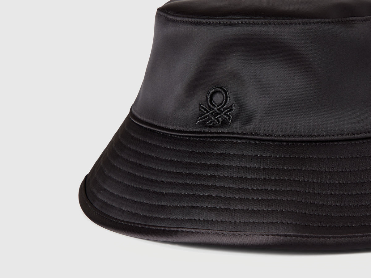 Cappello reversibile stile pescatore