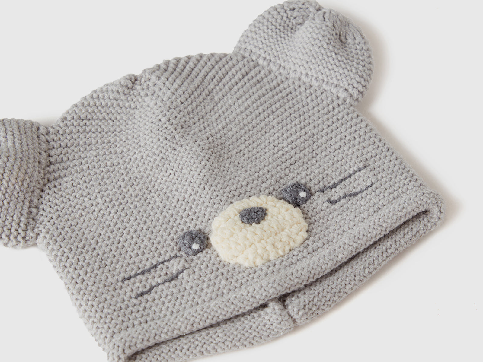Cappellino crochet con applicazioni da neonato grigio chiaro 3 | Benetton Outlet