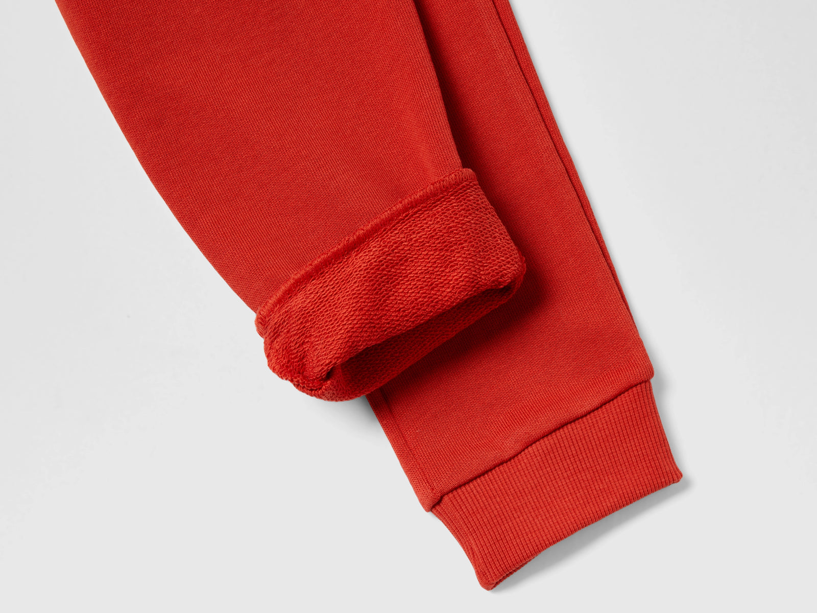 Joggers in felpa regular fit da bimbo rosso mattone 3 | Benetton Outlet