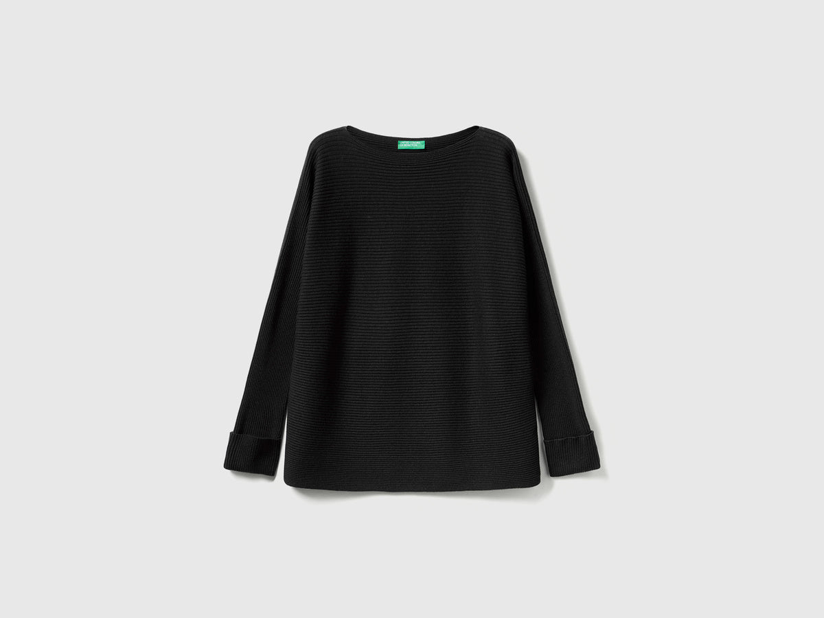 Maglia con scollo a barchetta