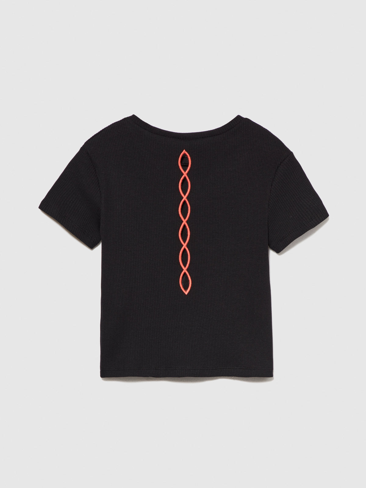 T-shirt con stampa e cut-out