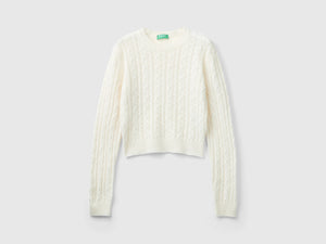 Maglia cropped con trecce e trafori