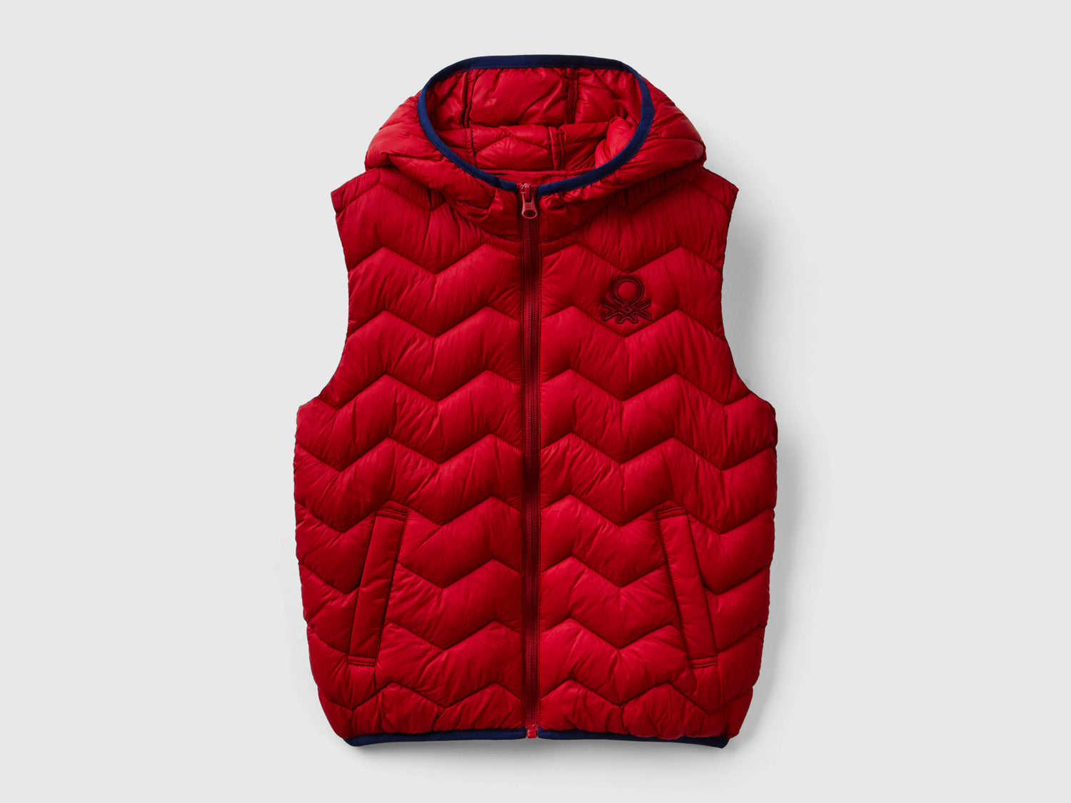 Gilet imbottito con cappuccio da bambino rosso | Benetton Outlet