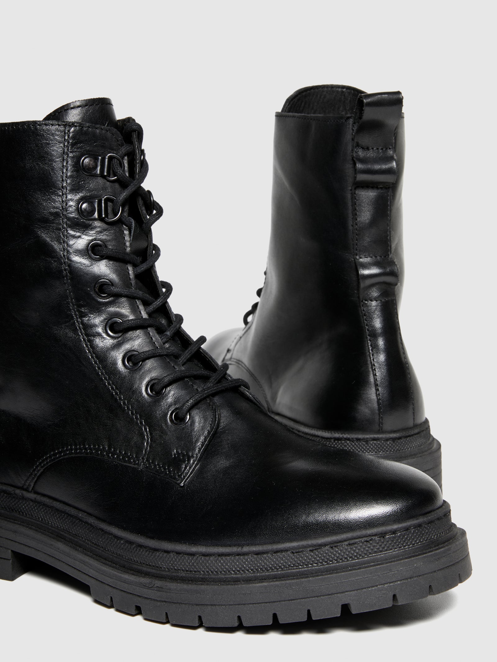 Anfibi in 100% pelle da uomo nero 3 | Sisley Outlet