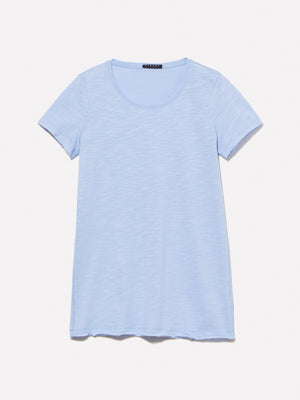 T-shirt azzurra con scollo rotondo