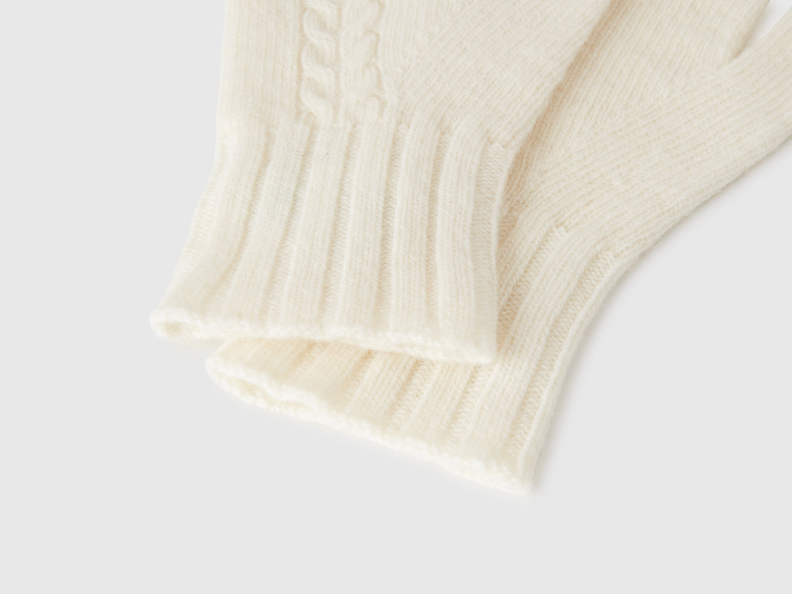 Guanti con lavorazione treccia da donna bianco panna 3 | Benetton Outlet