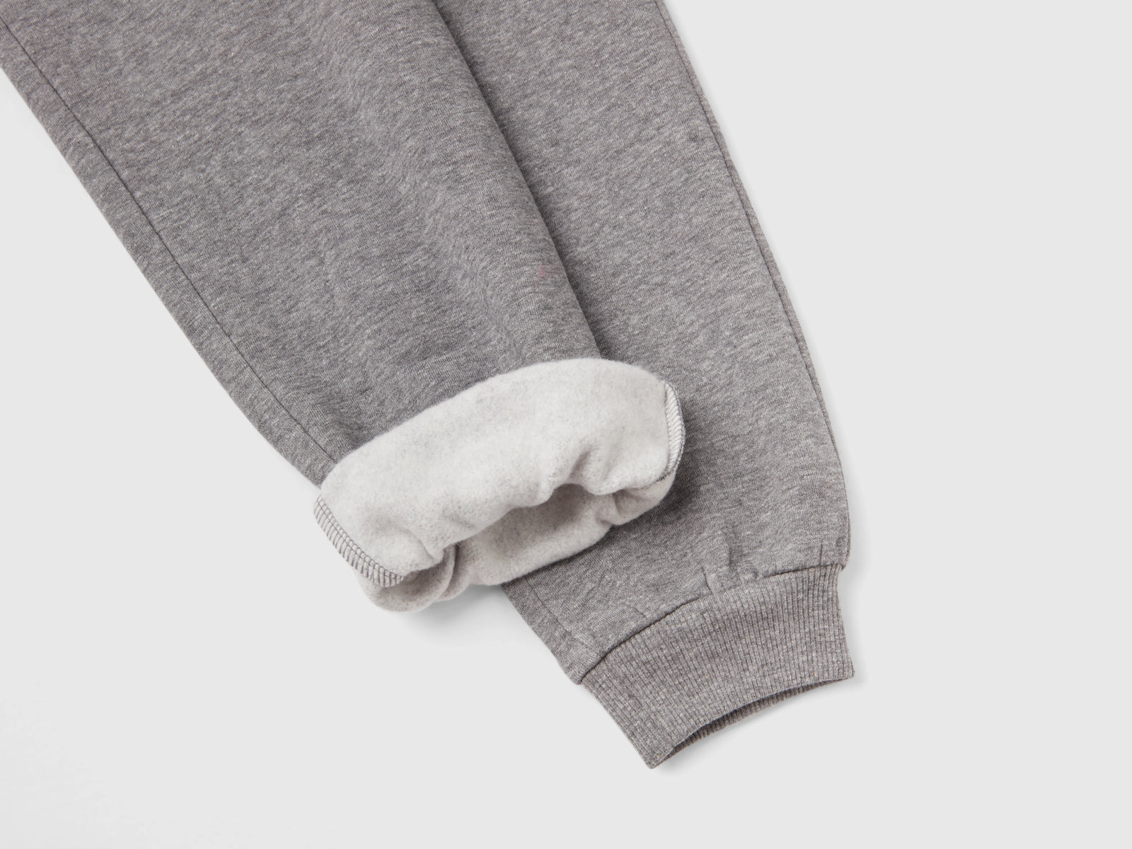 Joggers in felpa con coulisse da bambina grigio scuro 2 | Benetton Outlet