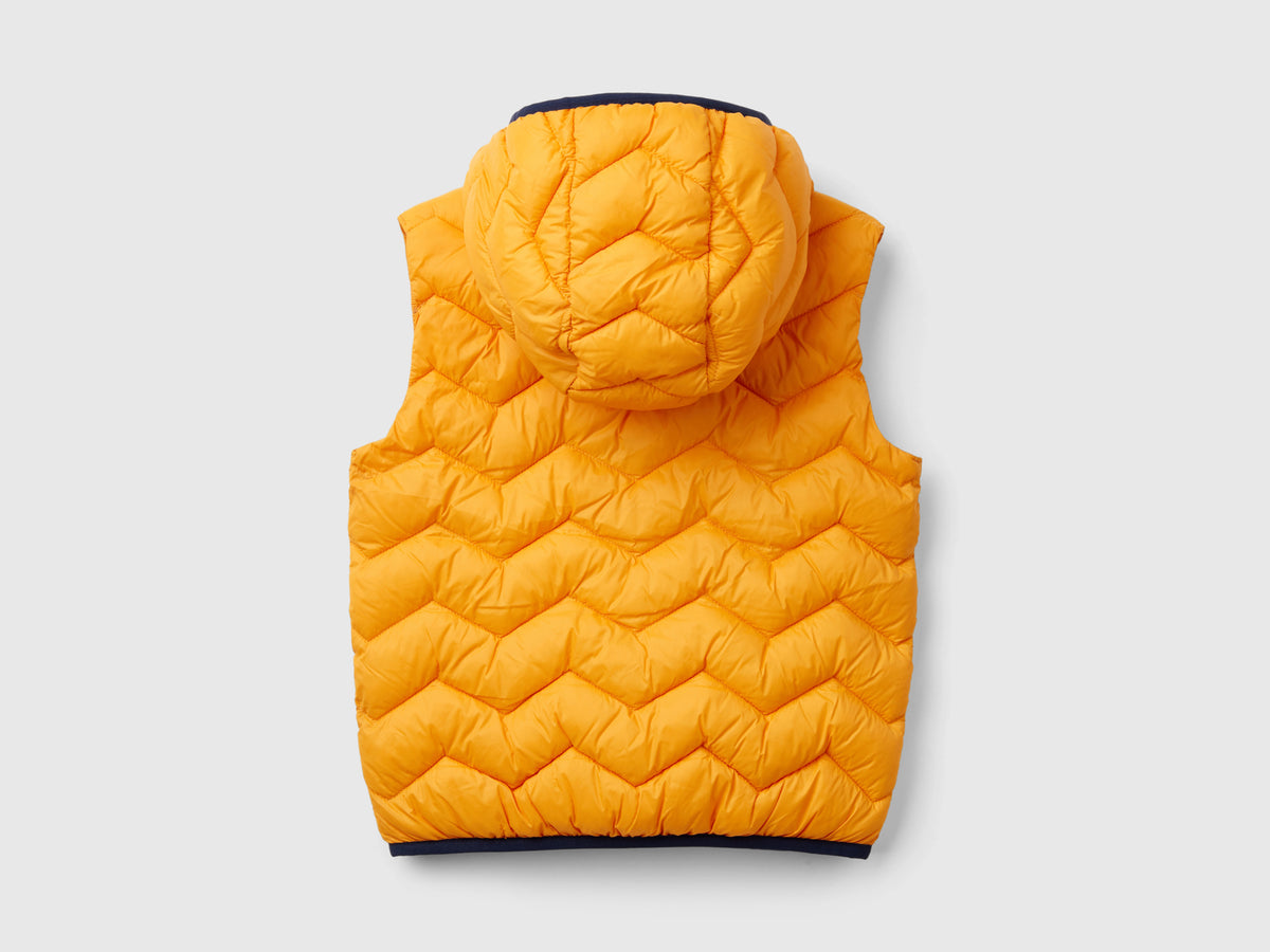 Gilet imbottito con cappuccio