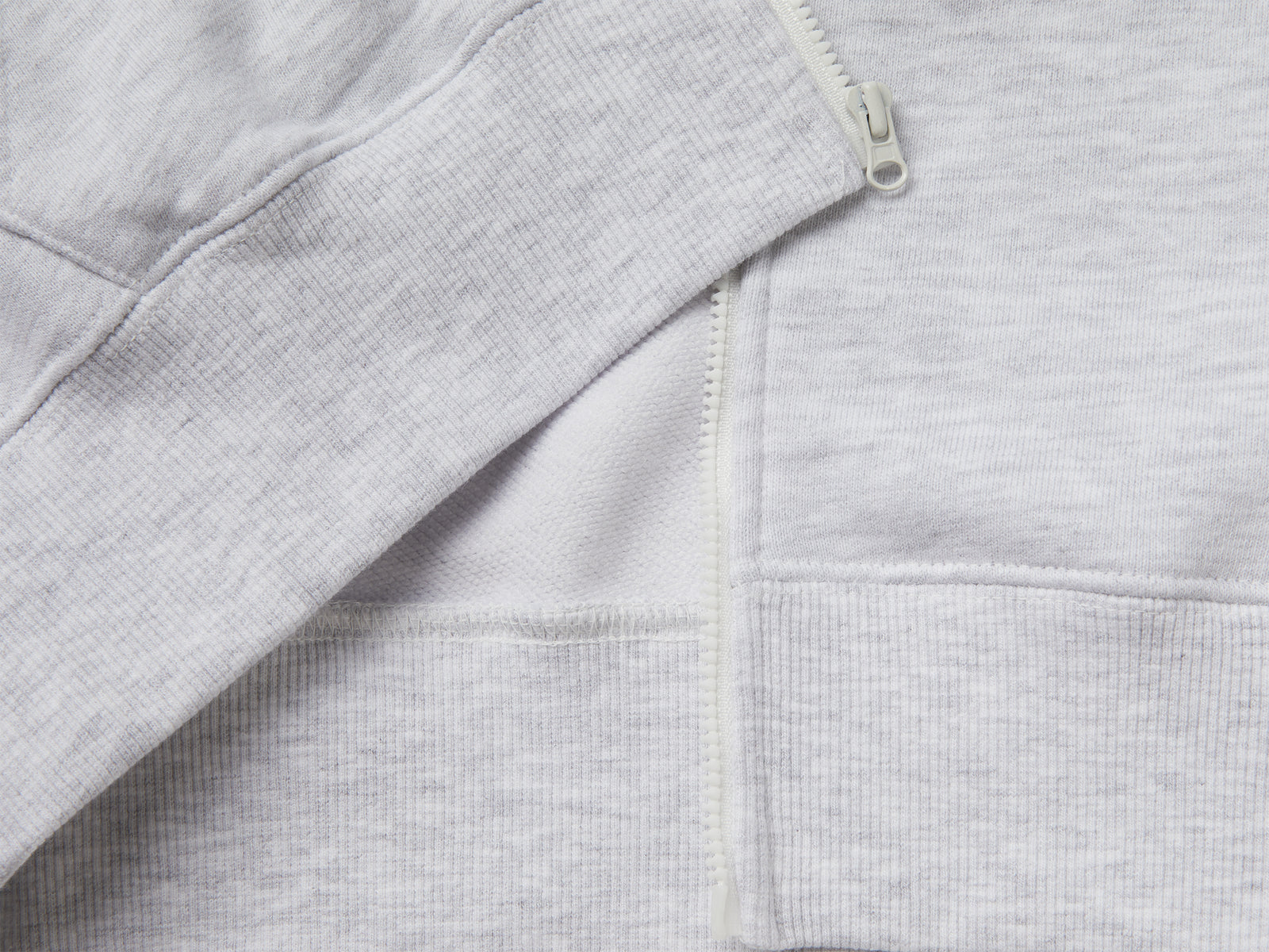 Felpa con cappuccio e zip da donna grigio chiaro 3 | Benetton Outlet