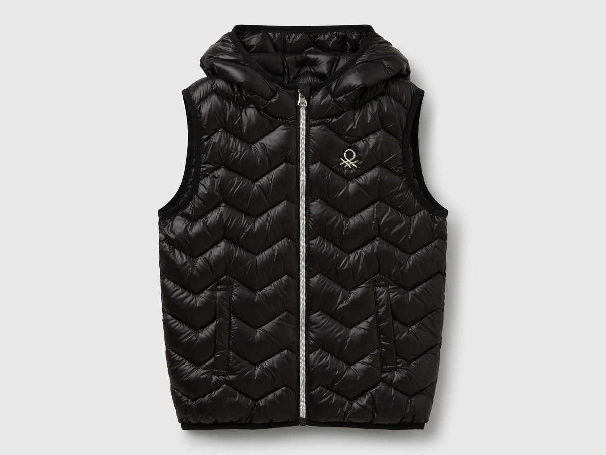 Gilet imbottito con cappuccio