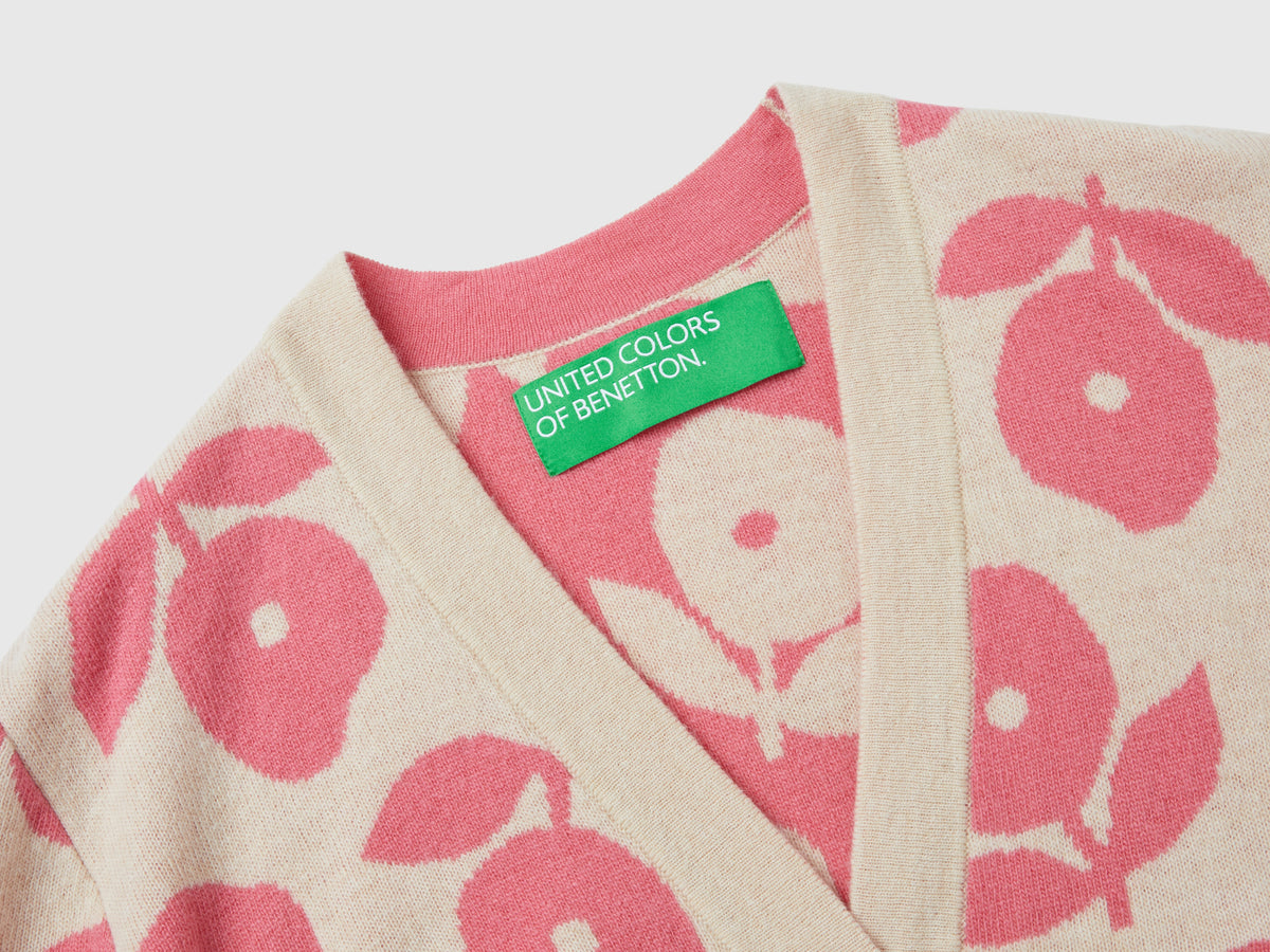 Cardigan con intarsi floreali