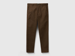 Chino slim fit con cavallo basso